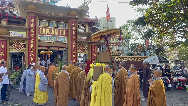 Thỉnh linh mô NT. Thích Nữ Hạnh Minh yết Phật, triều Tổ